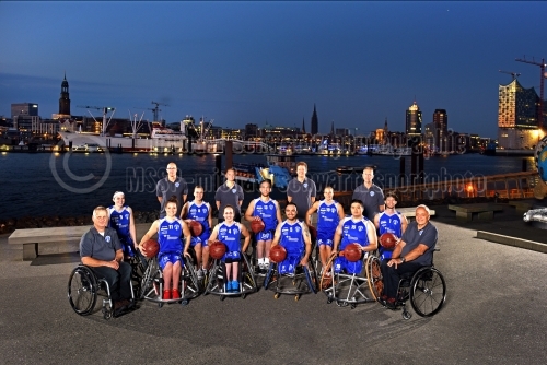 Teamfoto der BG Baskets Hamburg am 22. September 2014 (© Michael Schwartz)